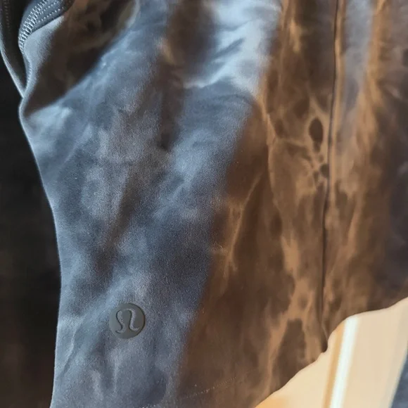 Lululemon All Aligned Mock Neck Long Sleeve Shirt
Diamond Dye Pitch Graphite 10 - Picture 5 of 7